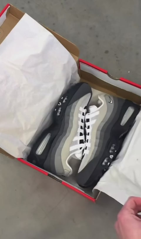 Nike air Max cortège 95 disponible